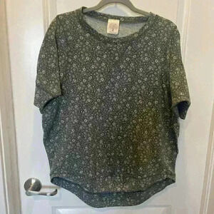 Freeloader Women's Gray Floral Short Sleeve High Low Top Size Large
